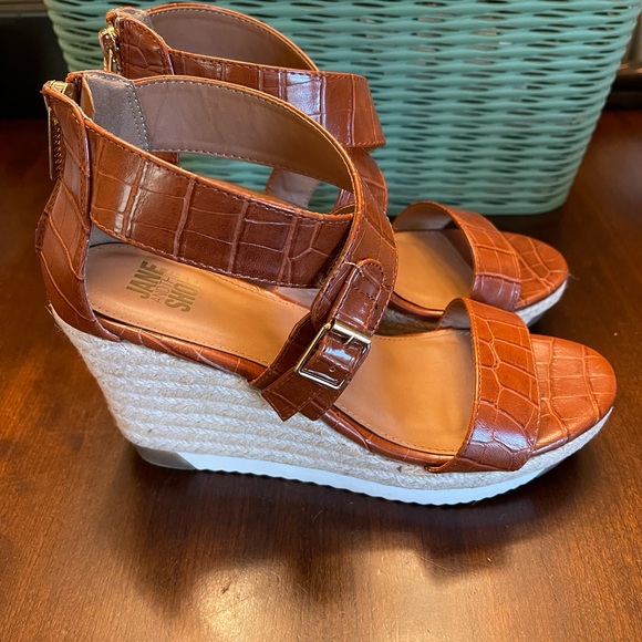 JANE AND THE SHOE Irma Platform Lug Sole Wedge Sandals - Picture 6 of 10